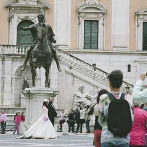 fotografo di matrimonio Roma stile reportage, piazza del campidoglio. wedding photography in Rome Campidoglio